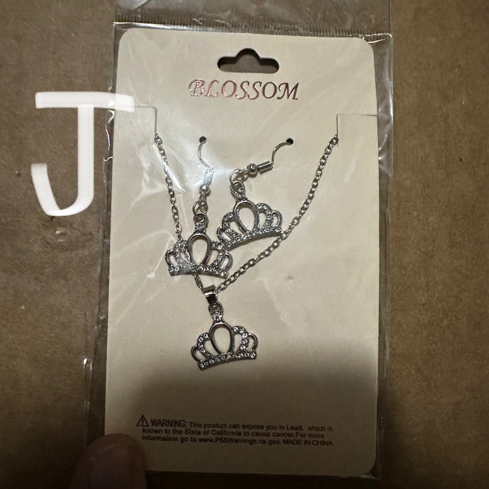 Multiple Different Necklaces!!! - Picture 15 of 15